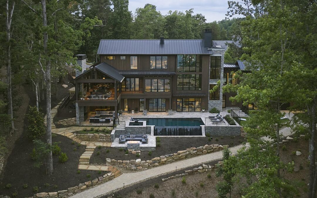 The rear of the home facing Lake Keowee